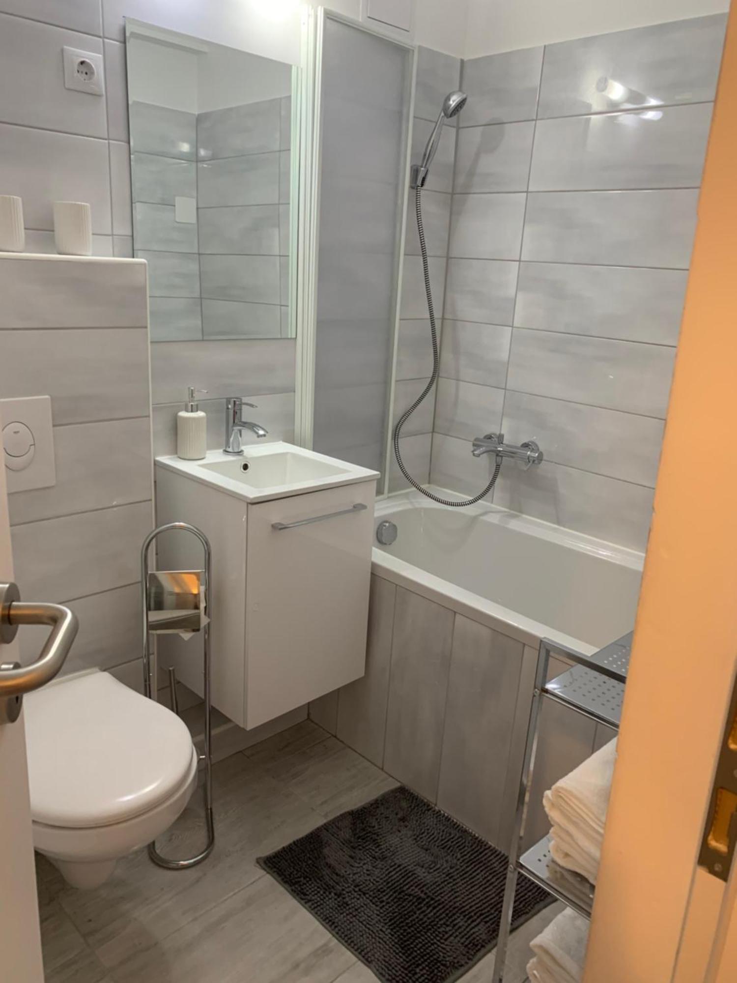 Origo Apartment Gyor Exterior photo