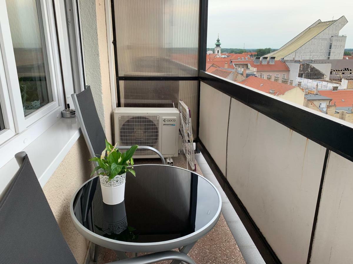 Origo Apartment Gyor Exterior photo