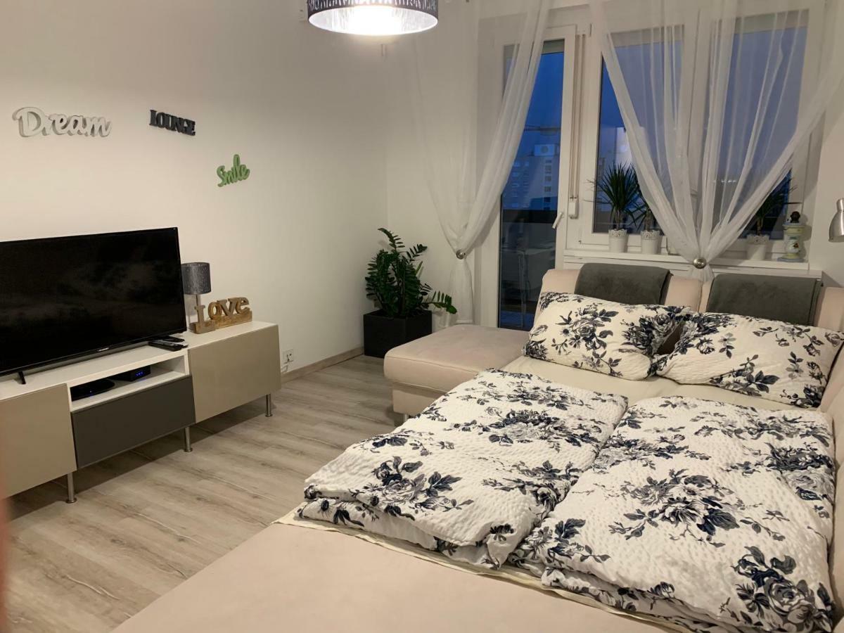 Origo Apartment Gyor Exterior photo